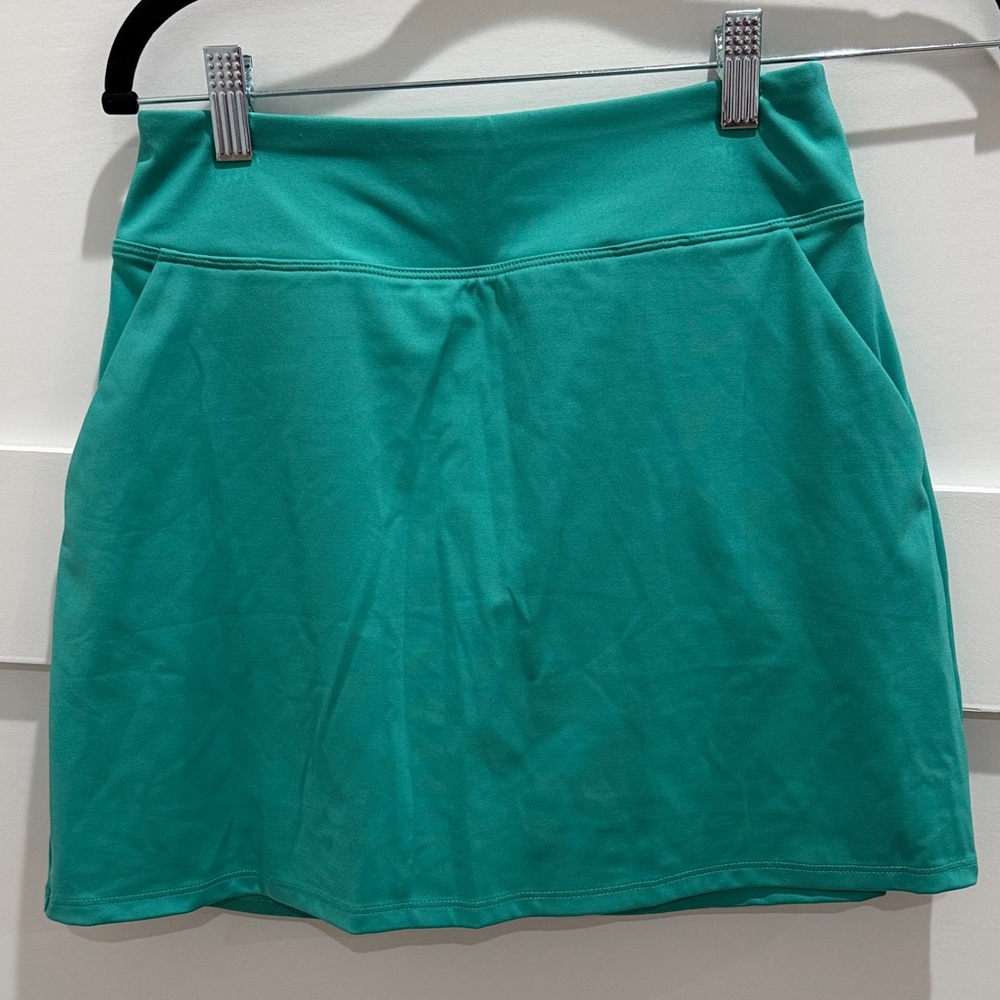 Tommy Bahama Green Women's Golf/Tennis skort.